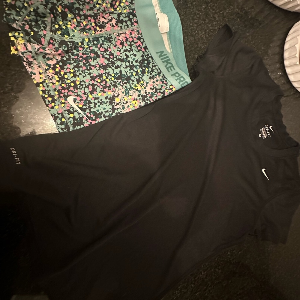 8 piece nike pro bundle sizes small- medium